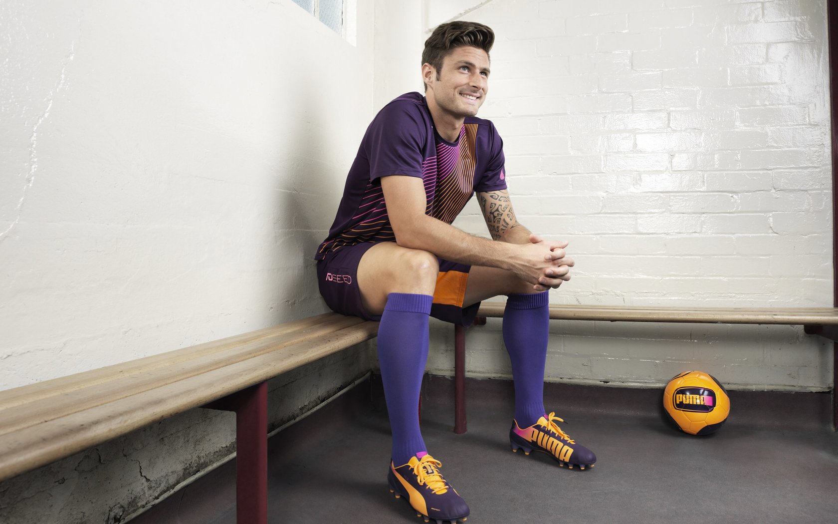 -羽毛球赛场焦点！德国队对阵美国队，体能极限考验，赛场硬仗一触即发